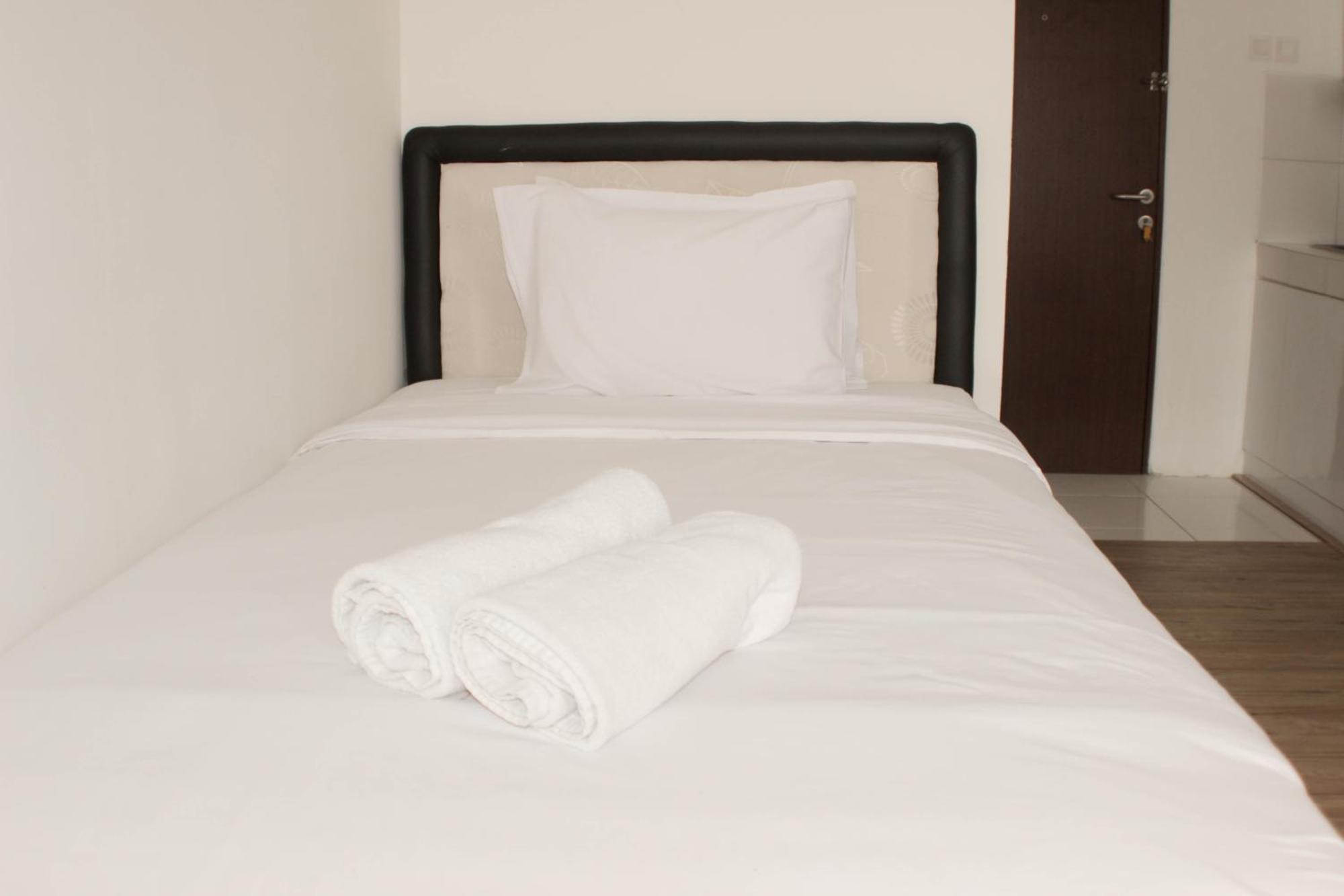 Comfy And Tidy At Riverview Jababeka By Travelio Apartemen