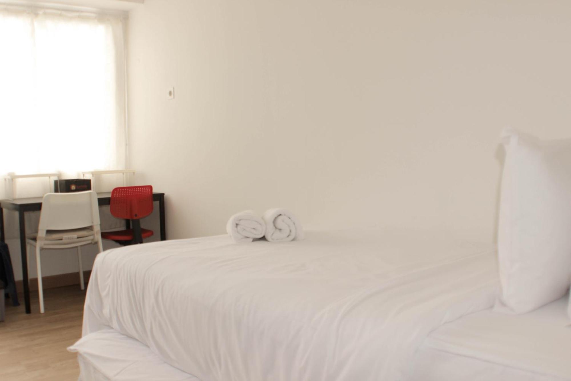 Comfy And Tidy At Riverview Jababeka By Travelio